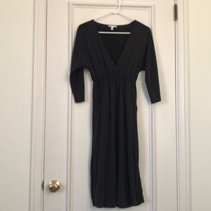 V neck mid length dress